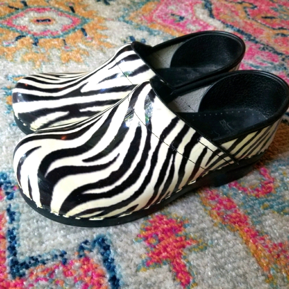 DANSKO Zebra Style Size 9 or (euro 40) 🦓